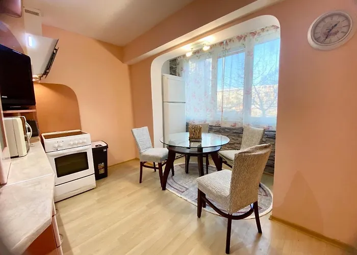 Chaika 29 - 3Bd Apartment For 5 People, 10Min From The Beach