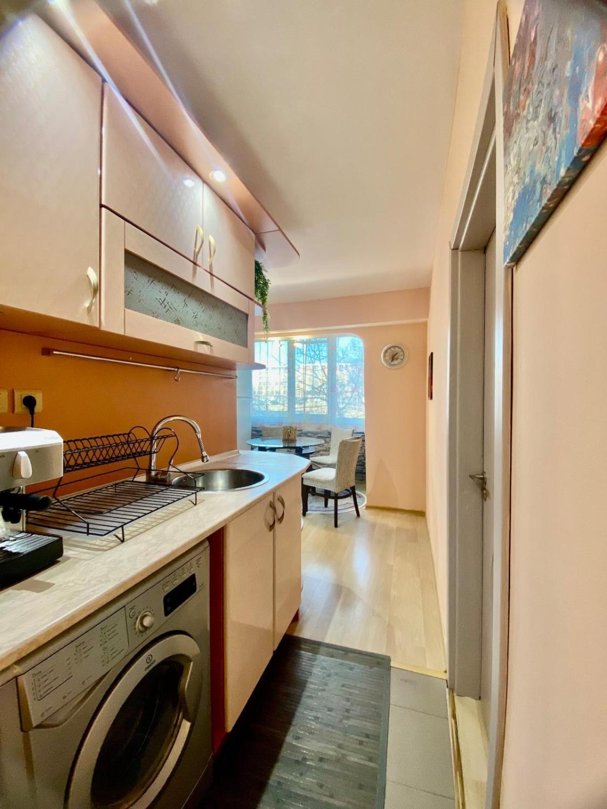 Chaika 29 - 3bd For 5 People, 10min From The Апартаменти Варна